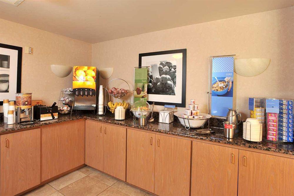 Hampton Inn Daytona/Ormond Beach Restaurant photo